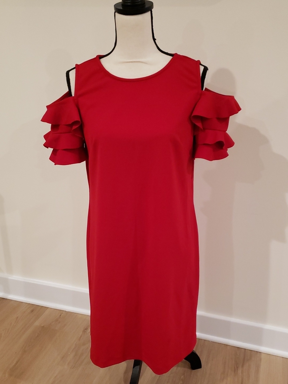 London Style Red Cold-Shoulder Ruffle Sleeve Dress Cute for Christmas